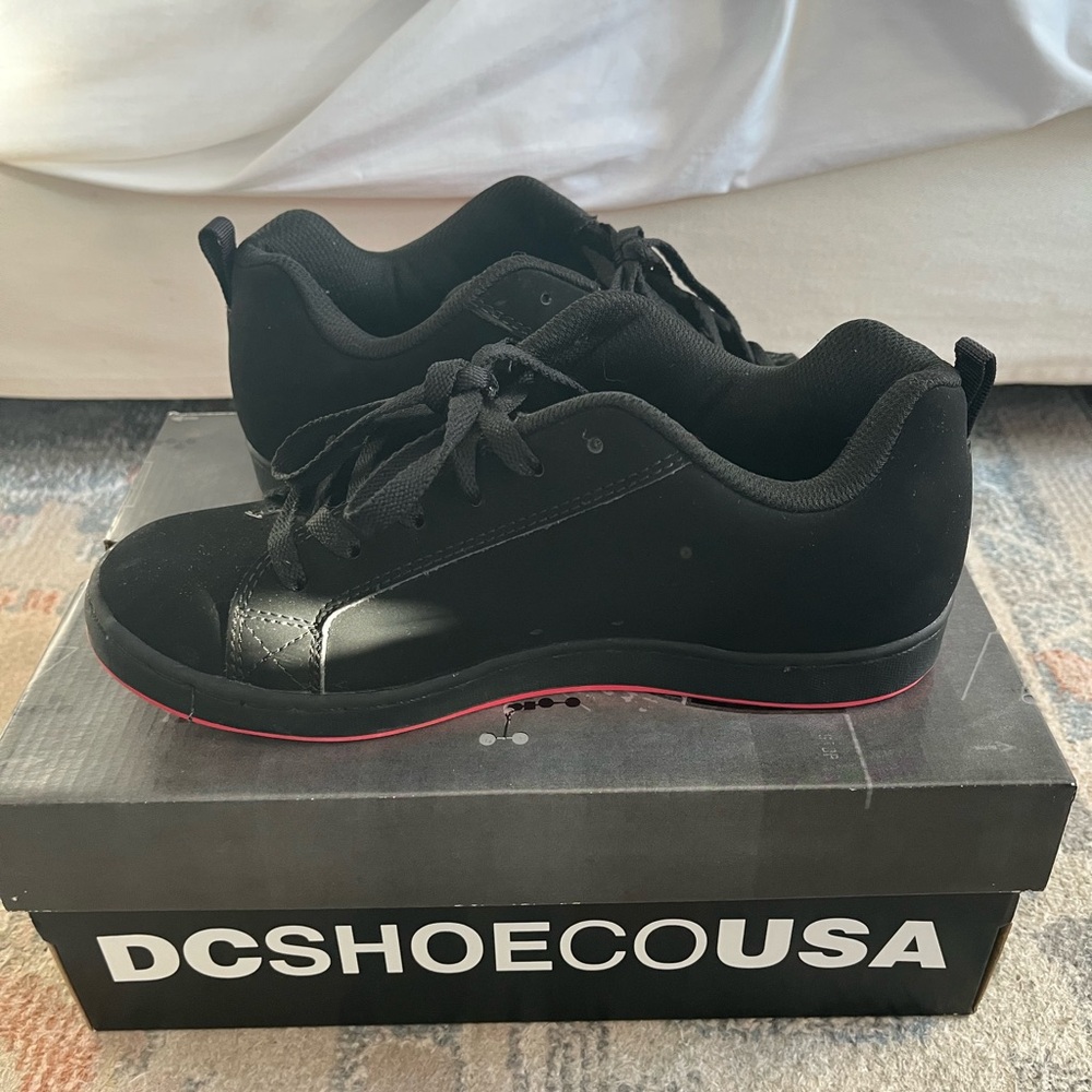 DC Women’s Court Graffik Black and Pink Skate Sneakers - Picture 3 of 4